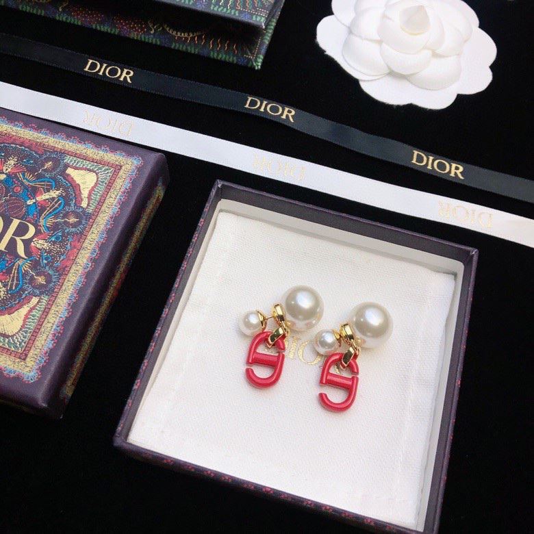 chr1st1an D10r earrings